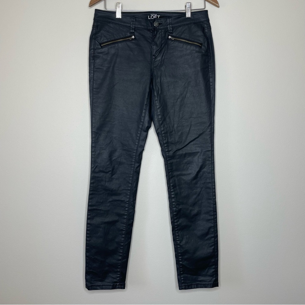 LOFT Factory Women's Sleek Black Modern Skinny Jeans with a Faux Leather Finish